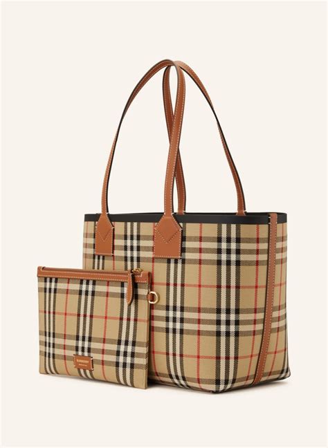 Burberry Shopper aus Canvas in Beige 